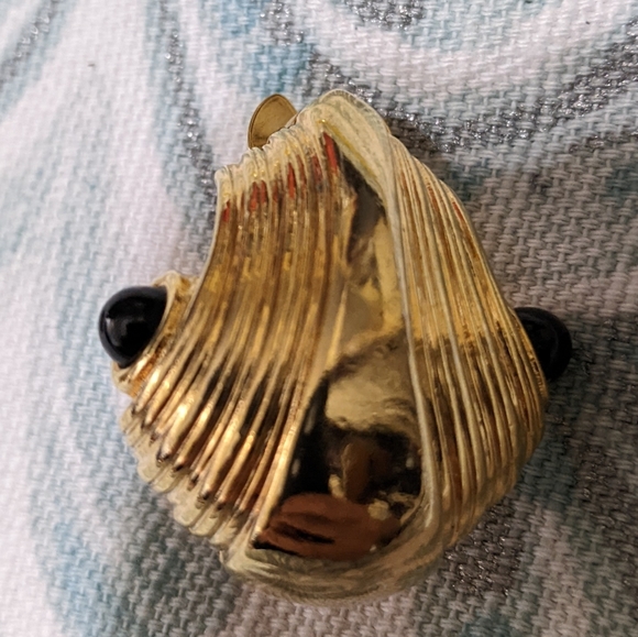 Vintage 80's Paolo Gucci clip-on earrings - Picture 7 of 8